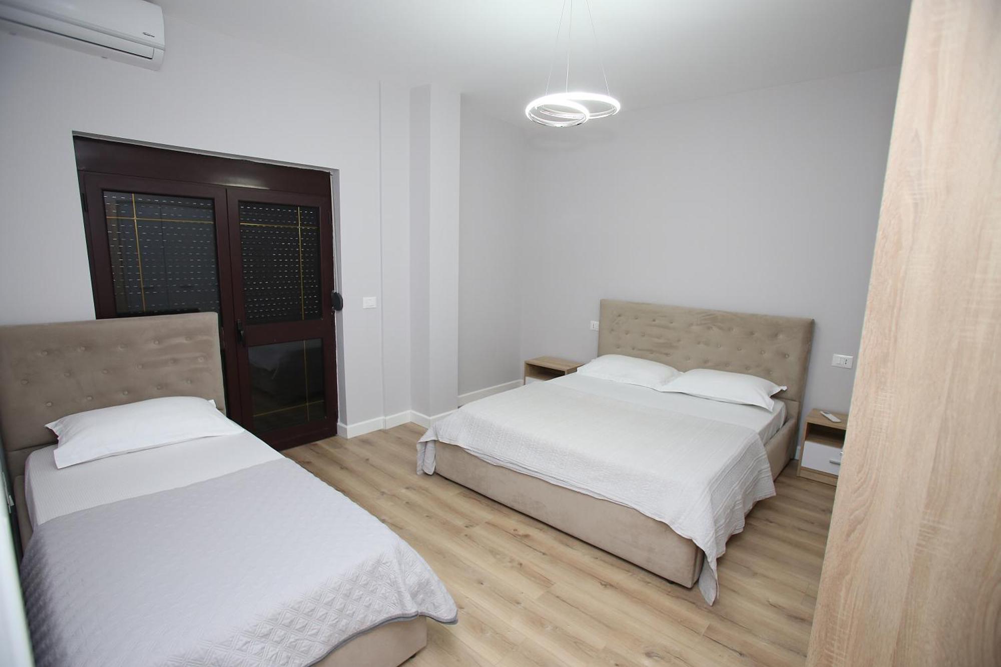 The Met Apartments Durrës Exteriör bild